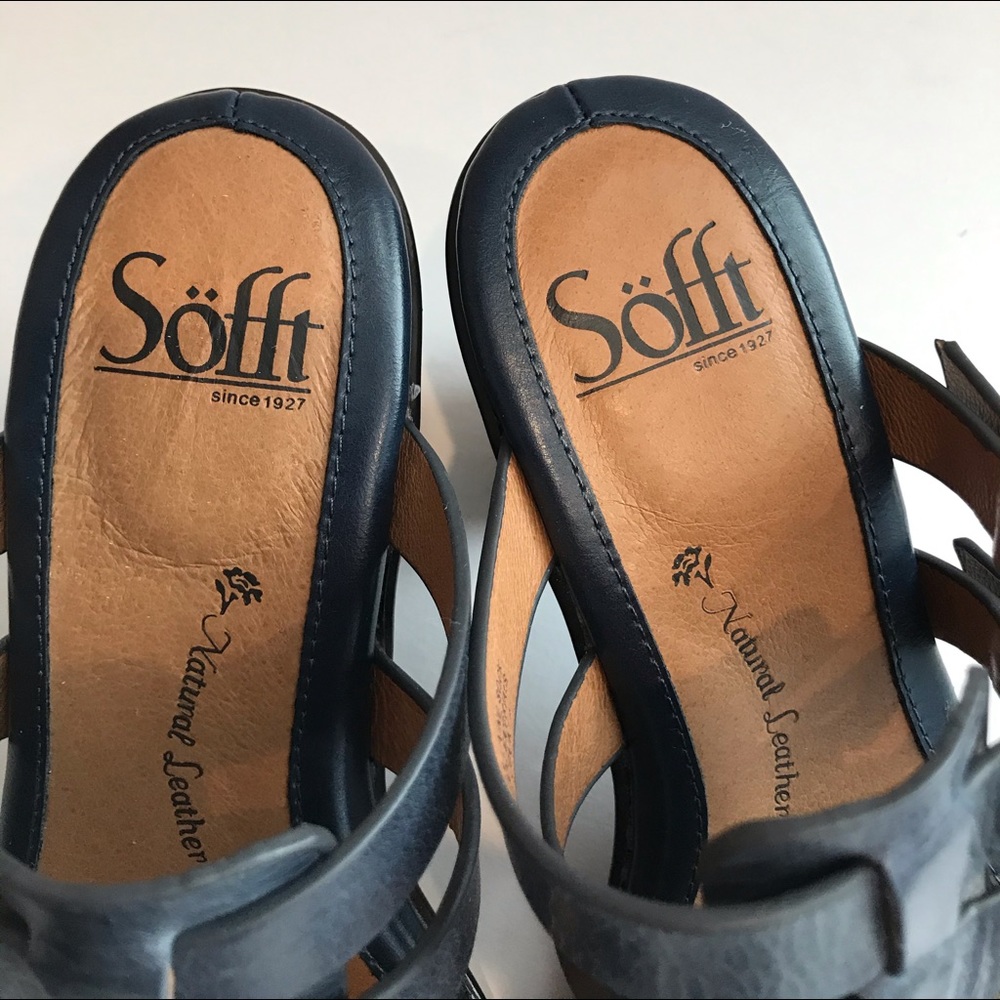 Woman’s Sofft Brand Blue Sandals. - Picture 5 of 8